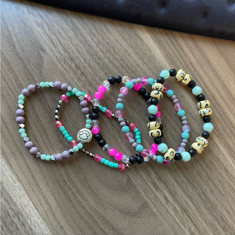 Set of 5 bracelets